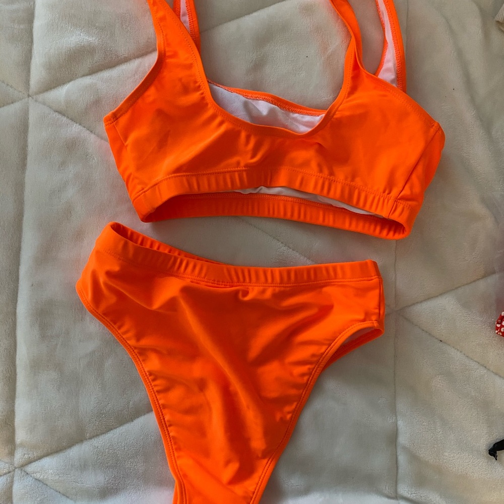 High leg bikini set - Picture 3 of 3